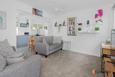 Unit For Sale - NSW - Tomakin - 2537 - "Over 55's Permanent living in 'Pet friendly' Ingenia Holiday Park Tomakin"  (Image 2)