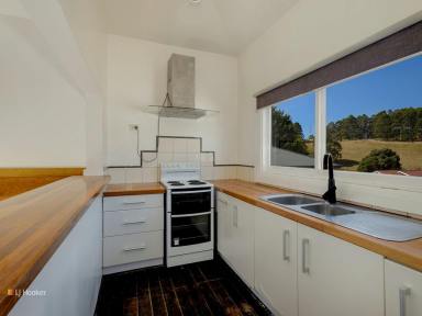 House Leased - TAS - Brooklyn - 7320 - Comfortable Cottage Close to Burnie  (Image 2)