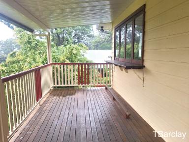 House For Sale - QLD - Macleay Island - 4184 - Fully Fenced Hi-set Home  (Image 2)