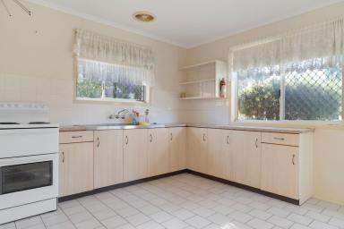 Unit Leased - QLD - Centenary Heights - 4350 - Wonderfully priced and perfectly located- Lawn Maintenance!  (Image 2)