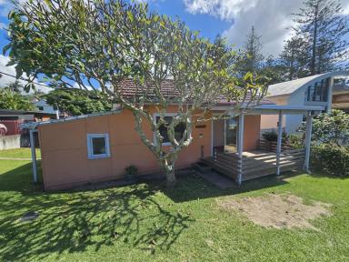 House For Lease - NSW - Black Head - 2430 - HOP, SKIP & JUMP TO THE BEACH  (Image 2)