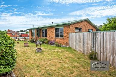 House Leased - TAS - Smithton - 7330 - 3 bedroom home close to Sporting Facilities & CBD  (Image 2)