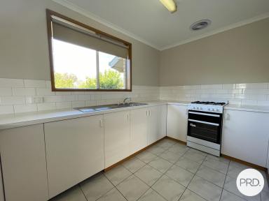 House Leased - NSW - Lavington - 2641 - SPACIOUS UPDATED TWO BEDROOM TOWNHOUSE  (Image 2)