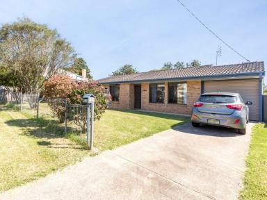 House For Sale - NSW - Bega - 2550 - YOUR IDEAL FAMILY HOME  (Image 2)