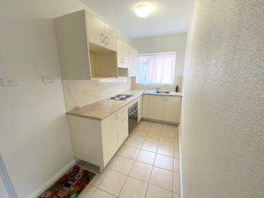 Unit For Lease - NSW - Goulburn - 2580 - Stylish and Convenient 1 Bedroom Unit in Goulburn  (Image 2)