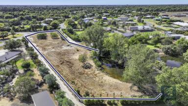 Residential Block Sold - VIC - Echuca - 3564 - New price - Lakefront 1 acre (4,000sqm) vacant lot  (Image 2)