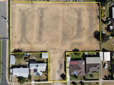 Residential Block For Sale - VIC - Kerang - 3579 - Build Your Dream Home or Subdivide  (Image 2)