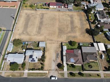 Residential Block For Sale - VIC - Kerang - 3579 - Build Your Dream Home or Subdivide  (Image 2)