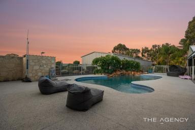 House For Sale - WA - Beeliar - 6164 - Unparalleled Entertainment and Serenity Awaits You  (Image 2)
