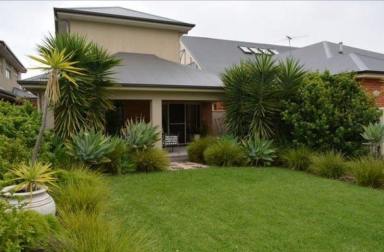 House Leased - SA - Trinity Gardens - 5068 - LUXURIOUS CONTEMPORARY HOME IN PERFECT LOCATION  (Image 2)