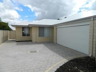 House For Sale - WA - Forrestfield - 6058 - Spacious family home  (Image 2)