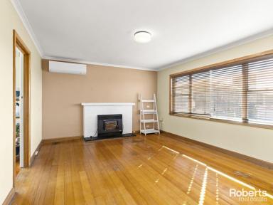 House For Sale - TAS - Sheffield - 7306 - Short Walk to Schools and Shops  (Image 2)