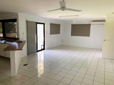 House Leased - QLD - Forrest Beach - 4850 - 3 BEDROOM HOME IN BEACHSIDE SUBURB AVAILABLE TO RENT $380 PER WEEK  (Image 2)