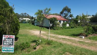 House For Sale - QLD - Nanango - 4615 - Expansive Residential land with Potential to develop plus Cottage.  (Image 2)