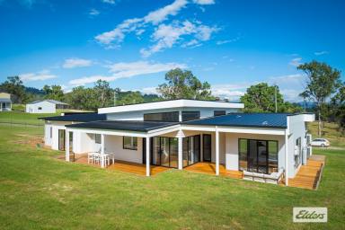 House For Sale - NSW - Bega - 2550 - Master Built, Spacious & Elegant  (Image 2)