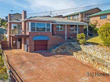 House For Sale - TAS - Penguin - 7316 - Elevated Family Home Boasting Panoramic Penguin Views  (Image 2)
