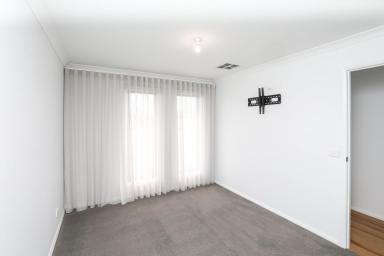 House Leased - VIC - Mildura - 3500 - Bright & Tidy 3 Bedroom Home  (Image 2)