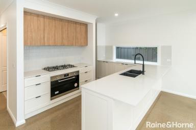 House For Lease - NSW - Wagga Wagga - 2650 - Be Dazzled by Docker Living  (Image 2)