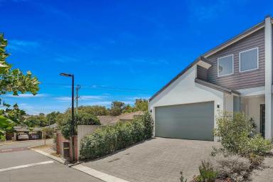 House For Sale - WA - Scarborough - 6019 - UNMISSABLE OPPORTUNITY!  (Image 2)