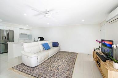 Townhouse Leased - QLD - Buderim - 4556 - Immaculate townhouse in amazing location in complex with a pool  (Image 2)