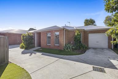 House Leased - VIC - Sebastopol - 3356 - Near new 2 bedroom unit  (Image 2)