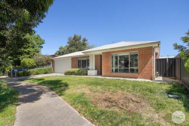 House Leased - VIC - Canadian - 3350 - BEAUTIFULLY PRESENTED LOW MAINTENANCE 4 BEDROOM HOME IN CANADIAN  (Image 2)