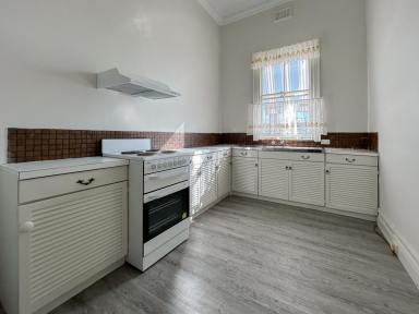 Apartment For Lease - VIC - Kerang - 3579 - Great Location!  (Image 2)