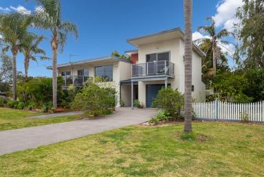 House For Sale - NSW - Surfside - 2536 - Seaside Haven For The Whole Family  (Image 2)