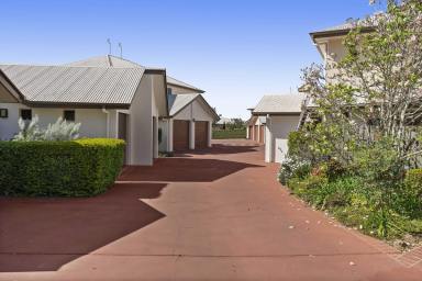 Unit For Sale - QLD - Newtown - 4350 - Three Bedroom Townhouse - Walk to The CBD  (Image 2)