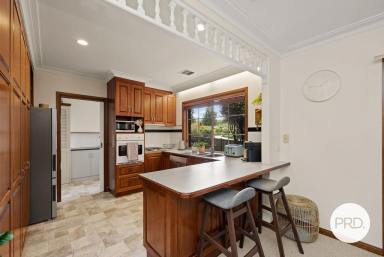 Townhouse For Lease - NSW - North Albury - 2640 - CLASSIC RED BRICK TOWNHOUSE  (Image 2)