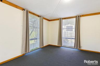 House For Sale - TAS - Strahan - 7468 - Maintained 3 bedroom home  (Image 2)