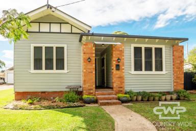 House For Sale - NSW - Glen Innes - 2370 - Charming Family Home in Glen Innes  (Image 2)