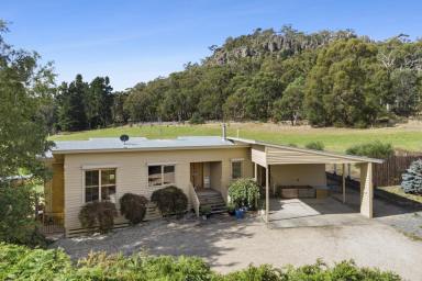 House For Sale - VIC - Newham - 3442 - Artful eco-friendly living amidst majestic Hanging Rock views  (Image 2)