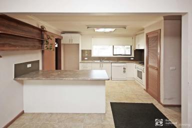 House Leased - VIC - Cranbourne - 3977 - LOVELY 3 BEDROOM HOME  (Image 2)