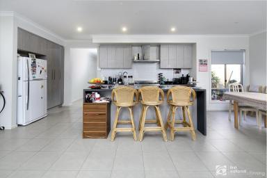 House For Lease - VIC - Cranbourne East - 3977 - RIPPER LOCATION!!  (Image 2)