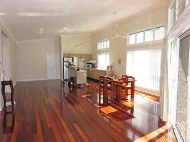 Duplex/Semi-detached Leased - NSW - Grafton - 2460 - EXECUTIVE 2 BED, 2 BATH VILLA IN CBD!  (Image 2)