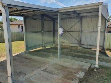 House Sold - NSW - Muswellbrook - 2333 - THREE (3XB/R)
BEDROOM HARDI-PLANK HOME UNDER A TILED ROOF WITH AIR CONDITIONING AND A BACK YARD SHED.  (Image 2)