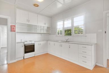 House For Lease - QLD - Newtown - 4350 - Renovated Newtown Cottage with beautiful original Features  (Image 2)