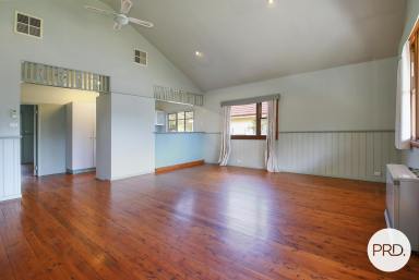 House For Lease - NSW - South Albury - 2640 - BEAUTIFUL THREE BEDROOM HOME!  (Image 2)
