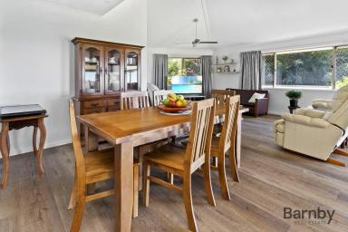 Acreage/Semi-rural Sold - QLD - Towen Mountain - 4560 - PRIVATE FAMILY HOME SOLD  (Image 2)