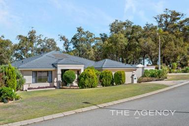 House Sold - WA - Bibra Lake - 6163 - ROOM FOR ALL THE VEHICLES DOUBLE DRIVEWAY  (Image 2)