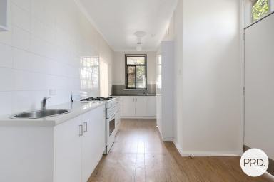 House For Lease - NSW - North Albury - 2640 - THREE BEDROOM HOME!  (Image 2)