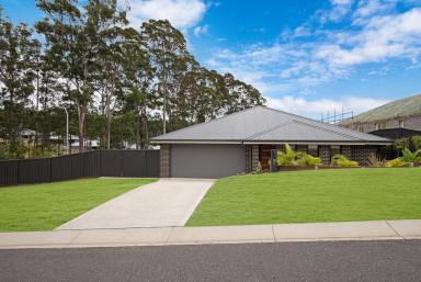 House For Sale - NSW - Sunshine Bay - 2536 - Sunshine Bay Family Gem  (Image 2)