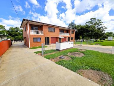 House For Sale - QLD - Mareeba - 4880 - INVEST NEST OR BOTH  (Image 2)