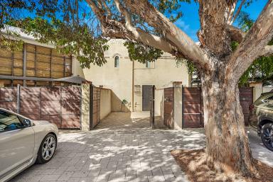 Townhouse For Sale - WA - Subiaco - 6008 - EXECUTIVE TOWNHOUSE!  (Image 2)