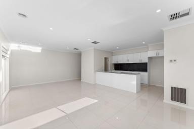 House For Sale - VIC - Strathdale - 3550 - Modern and Easy Family Living  (Image 2)