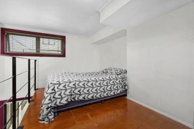 Apartment For Sale - NSW - Ultimo - 2007 - UNDER Offer!   Bright Loft Apartment - Tenanted  (Image 2)