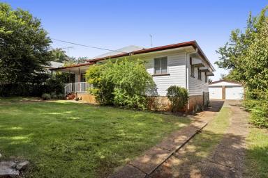House For Sale - QLD - Rangeville - 4350 - Four Bedroom Home - Massive 1146m2 Block!  (Image 2)