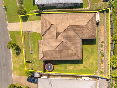 House For Sale - QLD - Gympie - 4570 - Spacious Home, Great Location  (Image 2)