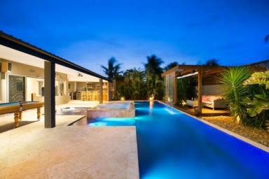 House Leased - VIC - Parkdale - 3195 - Luxe Living, Resort Life ...& Dive In and watch Movies!  (Image 2)